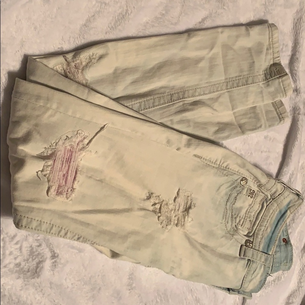 Miss me, light wash, ripped jeans.